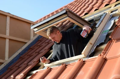 Pose de fenêtres de toit Velux à Pommerieux